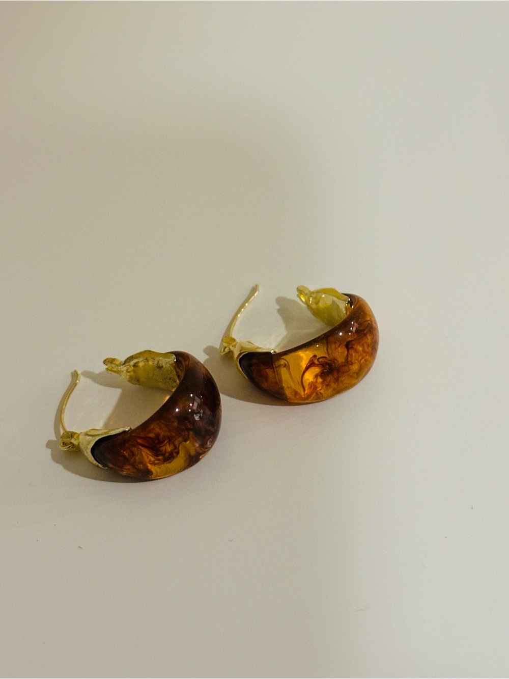 Fashion Jewelry Amber Swirl Resin Hoop Earrings - Gold Tone